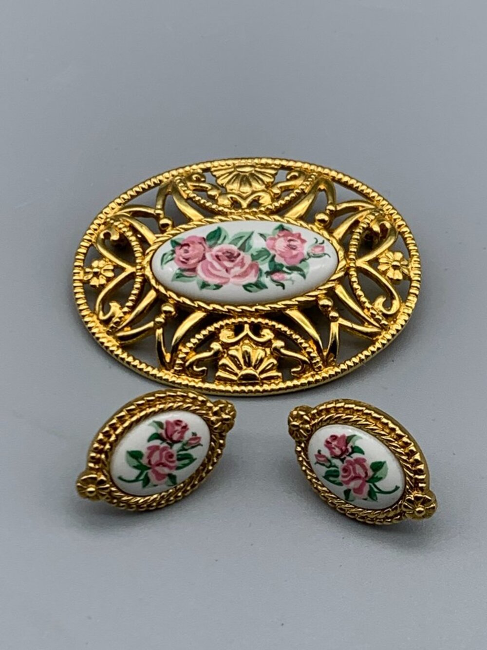 Vintage Avon Pastel Lace Gold-tone Rose Cameo Brooch and Earring Set